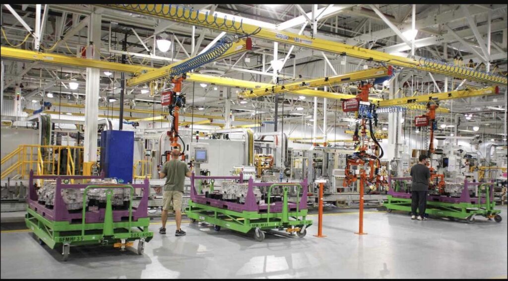 Produktionshalle mit Kranbahnen für die Fabrik- und Layoutplanung